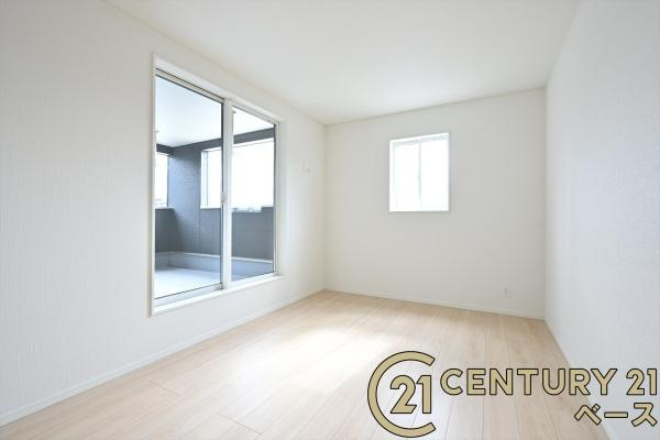 クレイドルガーデン土橋町 ／新築一戸建の内観：施工例|■冬物のコートや季節のものなどたくさんしまえる広さ！■
