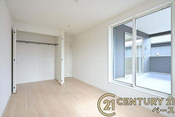 クレイドルガーデン土橋町 ／新築一戸建の収納|■冬物のコートや季節のものなどたくさんしまえる広さ！■
