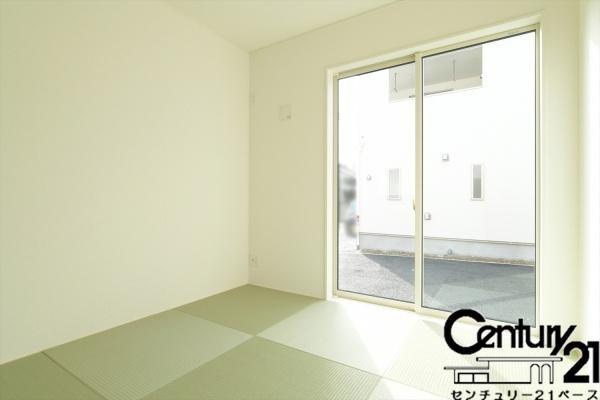 クレイドルガーデン前栽町 ２号棟 ／新築一戸建の内観：施工例|■ほっこり落ち着ける和室！客間としてもご利用いただけます！■