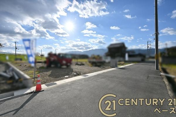 葛城市笛堂 ２号地 ／新築一戸建の前面道路含む現地写真