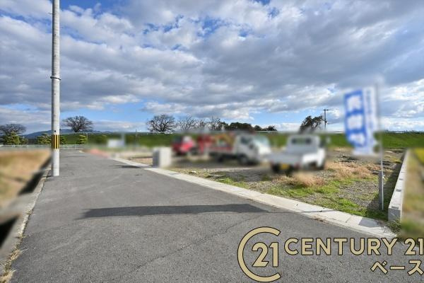 葛城市笛堂 ２号地 ／新築一戸建の前面道路含む現地写真