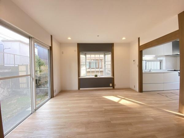 【居間・リビング】 | 須磨区東白川台4丁目　中古戸建