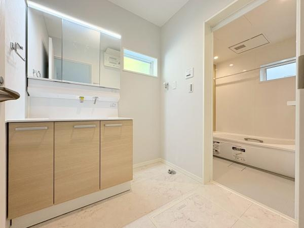 逗子市沼間２丁目の新築一戸建の独立洗面台