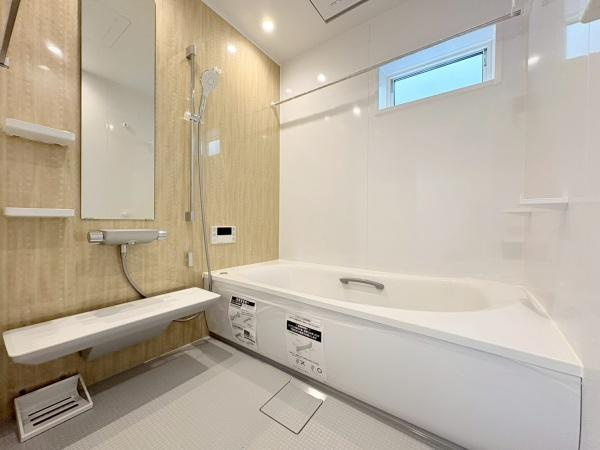 逗子市沼間２丁目の新築一戸建の浴室