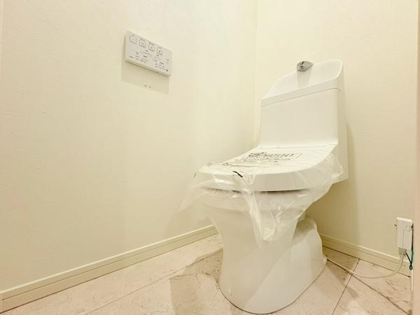 逗子市沼間２丁目の新築一戸建のトイレ