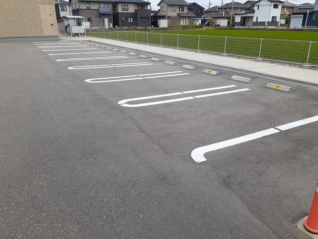 タカオカ・シュロスの駐車場|カースペースがあります