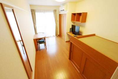 【居間・リビング】 | レオパレス眺湖Ⅰ | 当社人気のベッドタイプ！収納付きベッドがオススメ！