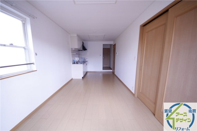 メゾンオアシスの居間・リビング|※類似写真