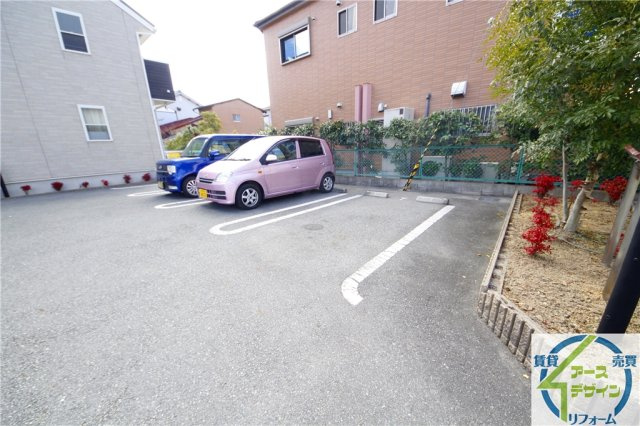 メゾンオアシスの駐車場