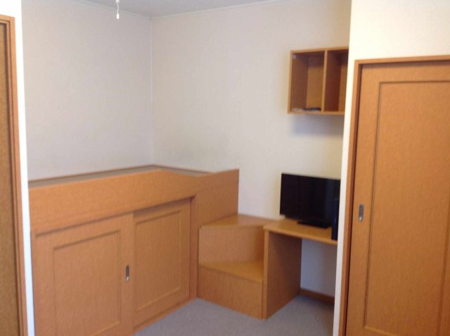 レオパレスリバーフィールドの居間・リビング