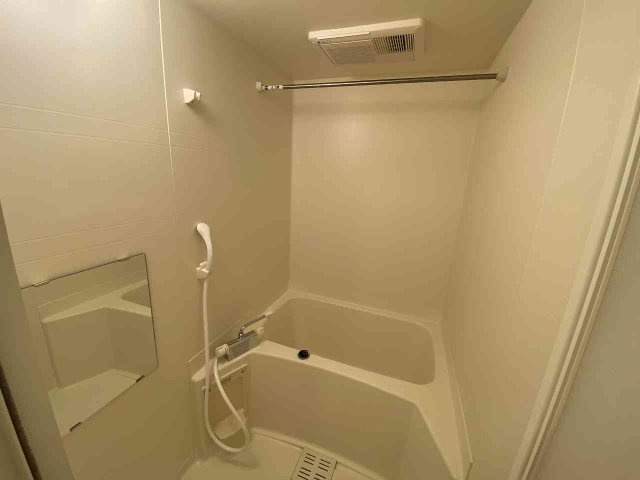 レオパレスインペリアルⅢの浴室|設備・仕様は号室により異なる為、現況を優先致します。