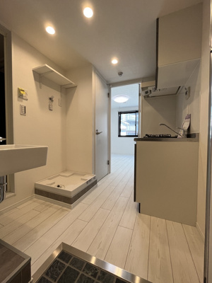 【内装】 | CRYSTAL STAGE