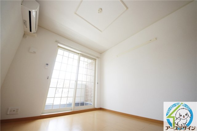 カーサ　セレノの洋室