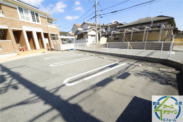 カーサ　セレノの駐車場