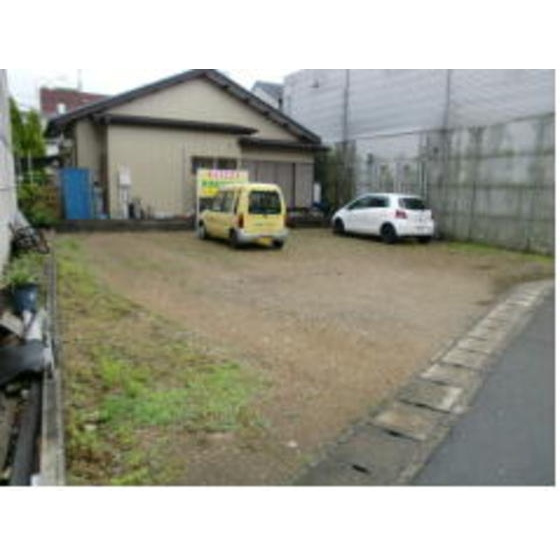 岐阜市本荘西１丁目の駐車場の外観