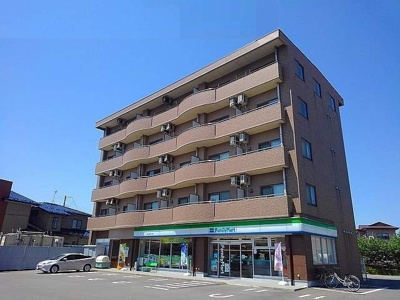【周辺】 | ルミナーレ牛島Ａ | ファミリーマート茨島四丁目店まで450m