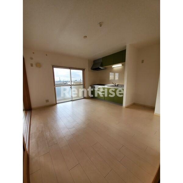 エデンIIの居間・リビング