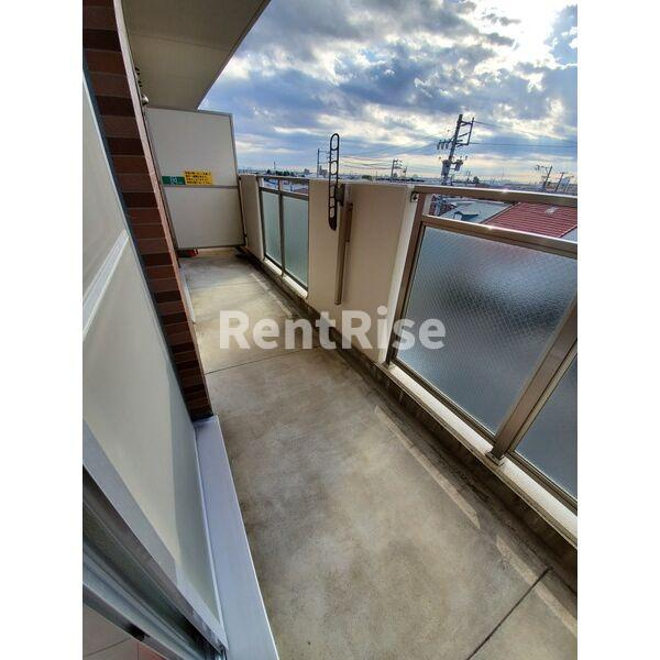 エデンIIのバルコニー