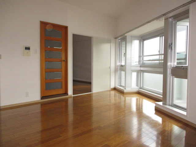 ラポール2の居間・リビング