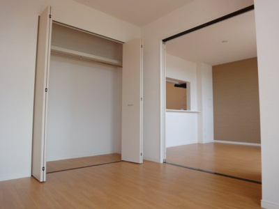 【内装】 | マルベリーガーデン | 洋室