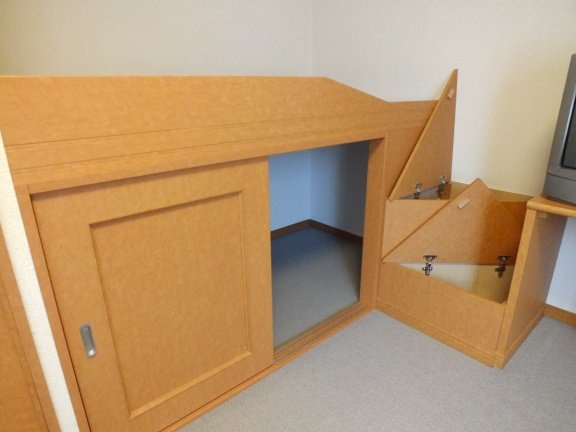 レオパレスメゾン　ローリエの内装|ベッド下収納