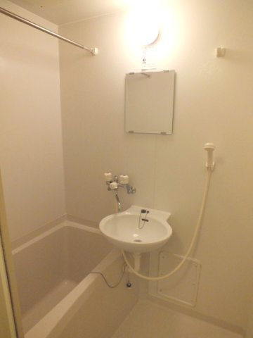 レオパレスメゾン　ローリエの浴室|バス・トイレ別