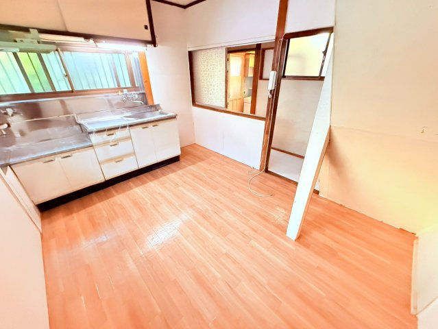 星が丘2丁目戸建の居間・リビング