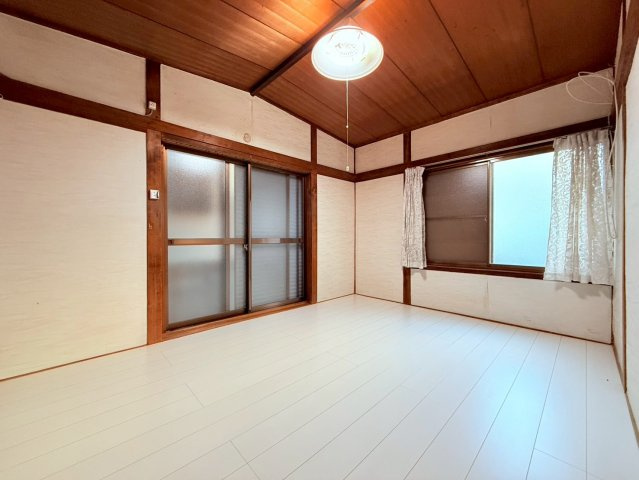 星が丘2丁目戸建の居間・リビング