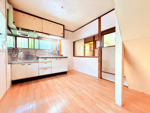 星が丘2丁目戸建の居間・リビング