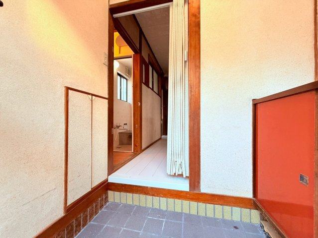 星が丘2丁目戸建の玄関