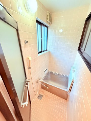 星が丘2丁目戸建の浴室