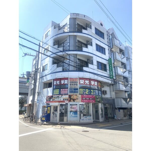 クイーンライフ鳴尾の外観