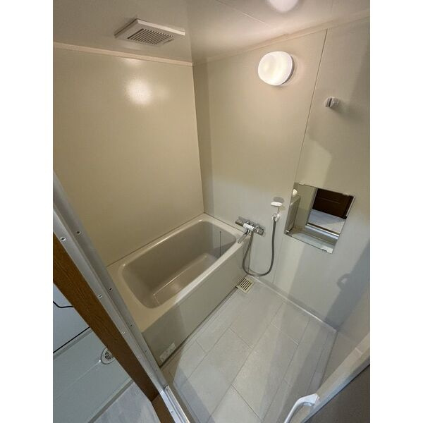 クイーンライフ鳴尾の浴室