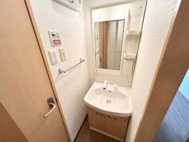 【洗面所】 | LEGACY学園前 | 洗髪洗面化粧台