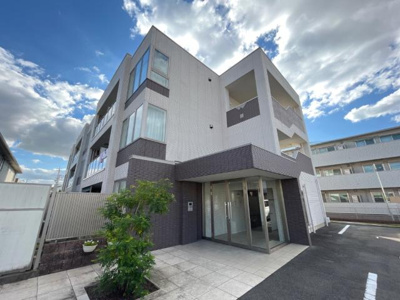 【外観】 | エストレーラ | 外観写真（昼）