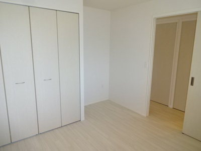 【内装】 | エストレーラ | 洋室