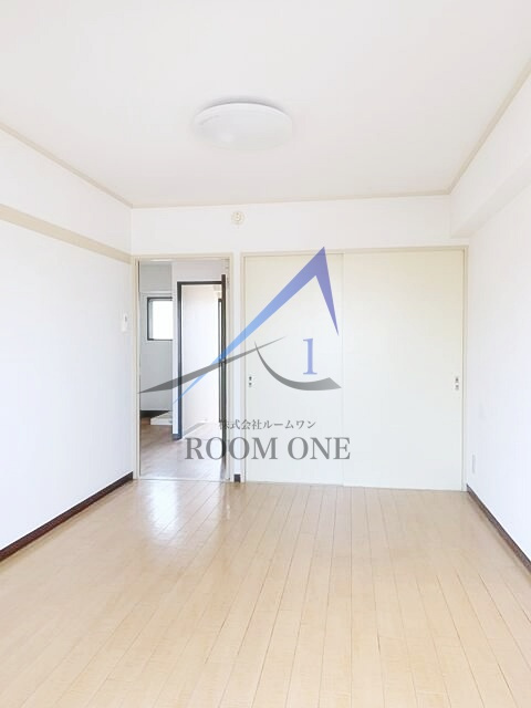 ヒルズ中野の居間・リビング|洋室のお部屋です。