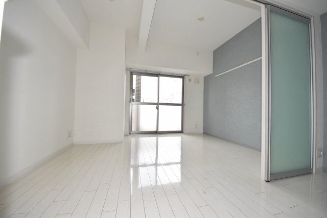 ポローニア立花通りの居間・リビング