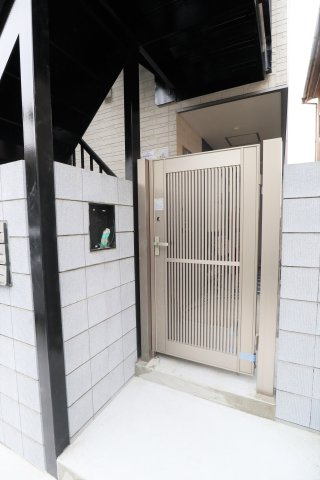 ベイルーム妙蓮寺のエントランス