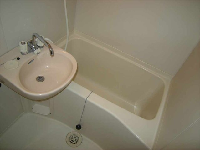 レオパレス片倉の浴室