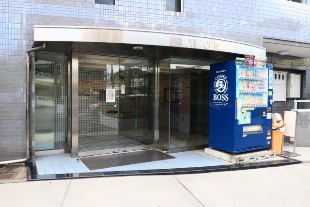 日神パレス生麦のエントランス