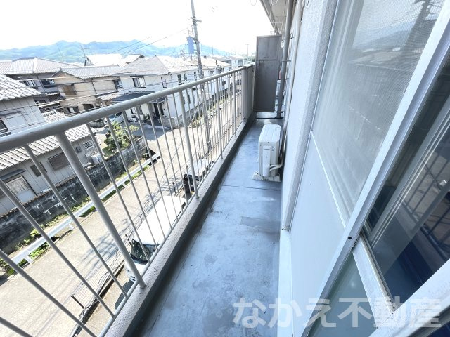 【バルコニー】 | 暖かな日差しのふりそそぐバルコニー