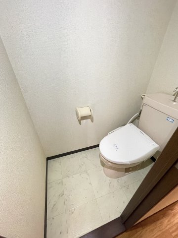 【トイレ】 | 落ち着いた色調のトイレです