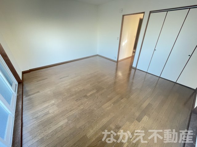 【寝室】 | 落ち着いた色調の寝室です