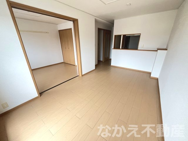【居間・リビング】 | こちらの居間で趣味の時間をお楽しみください