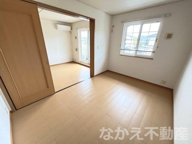 【寝室】 | 落ち着いた色調の寝室です