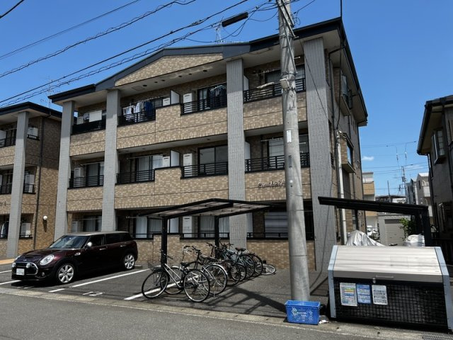 川崎市多摩区登戸の賃貸マンションのエントランス