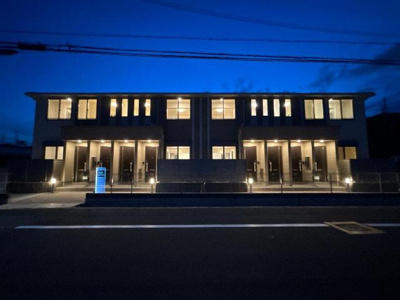 【外観】 | ライラック | 外観写真（夜）