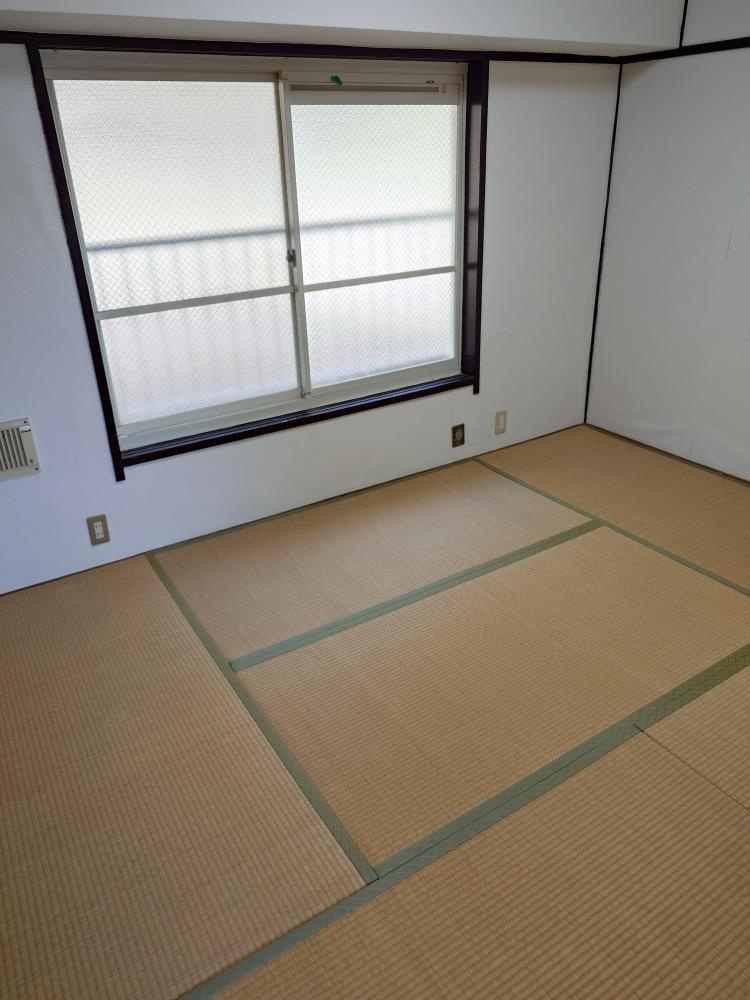 長峰ビルの和室