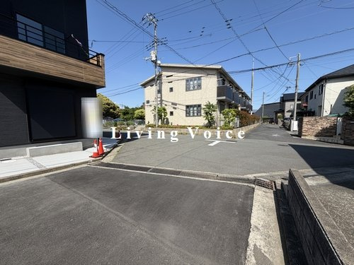【仲介手数料０円】伊勢原市第3高森　新築一戸建て　3号棟　全3棟の前面道路含む現地写真|伊勢原市第3高森　新築一戸建て　全3棟